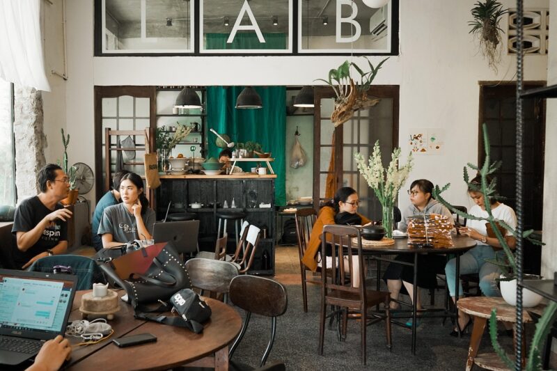 US Government Jobs for Immigrants (Eligibility & Application Guide)